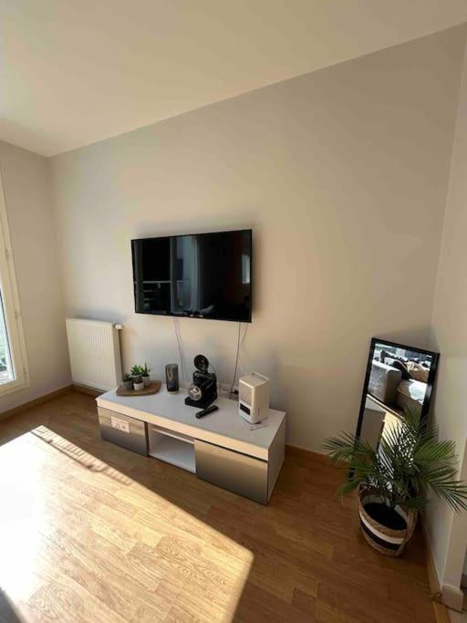 Duplex Lumineux Tout Equipe/Rer D/Balcon/Parking Corbeil-Essonnes Extérieur photo